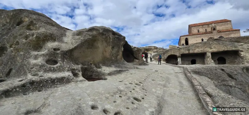 2-Day Tour: Mtskheta, Gori, Uplistsikhe & Kazbegi