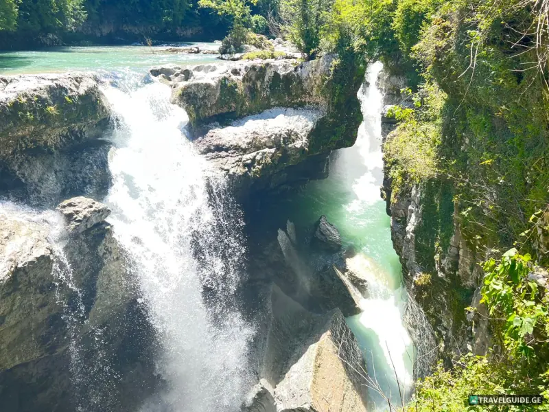 Grand Georgia Tour: 7 Days of Mountains, Caves & History - 8