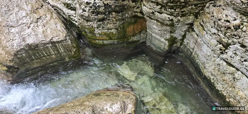 Kinchkha Waterfall - 7