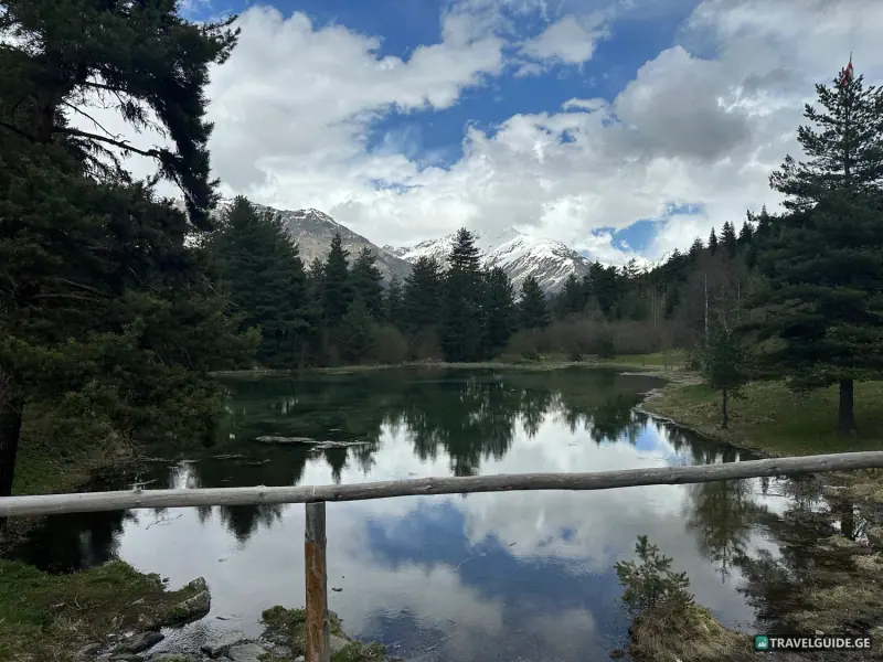 უღვირის ტბა